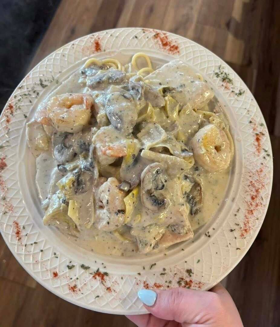 555034801 122150906948694654 350